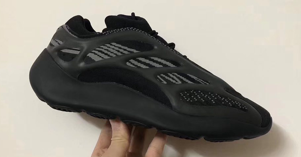 adidas YEEZY 700 V3 Surfaces In Triple Black