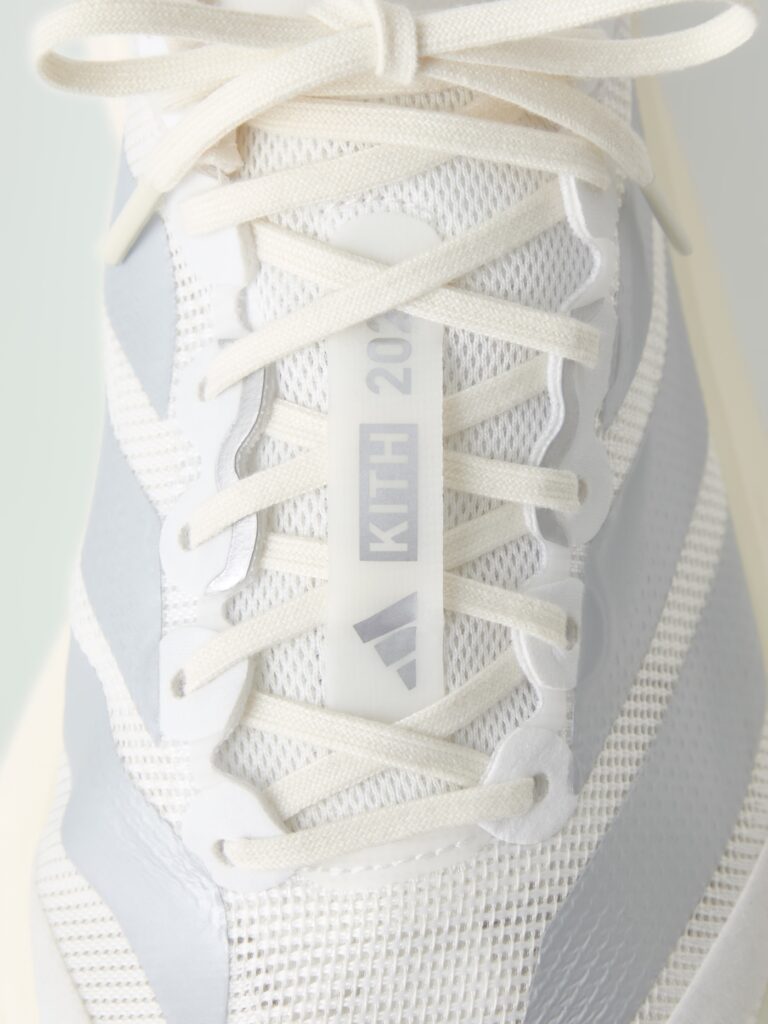 Kith x adidas Adizero Boston 13
Color: White/Silver Metallic/Grey
Style Code: JQ4698