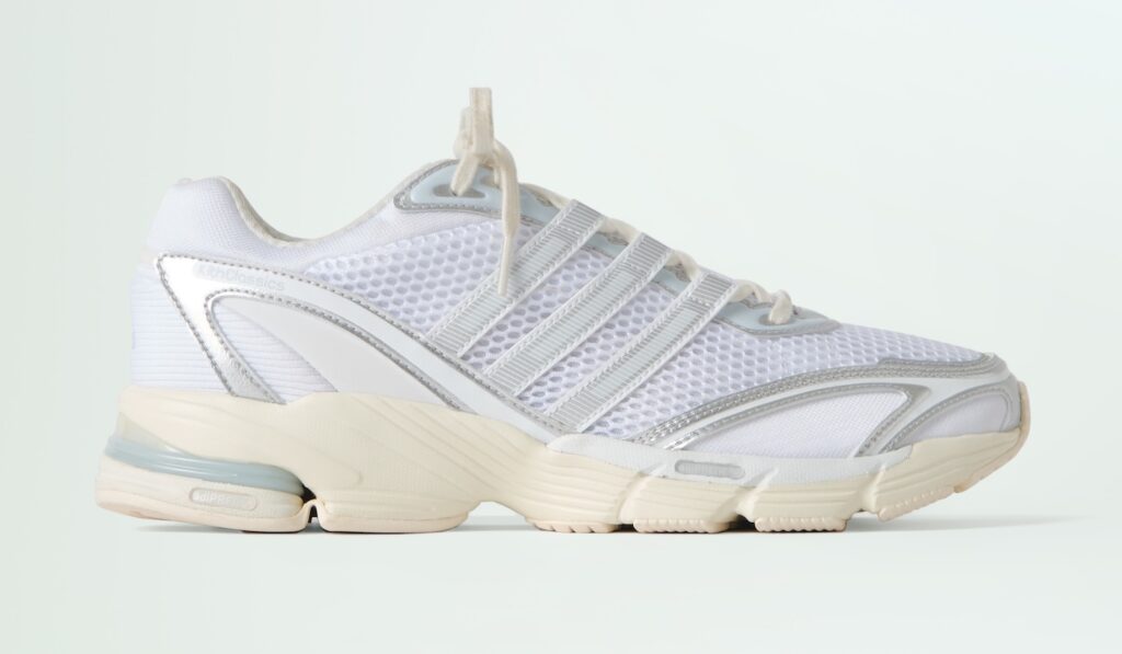Kith x adidas Supernova Cushion 7
Color: White/Royal/Silver
Style Code: JQ9296