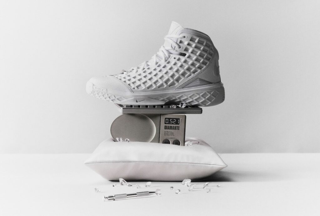 Nike Kobe 3 Protro “Halo”
Color: White/White-White
Style Code: HM4351-100