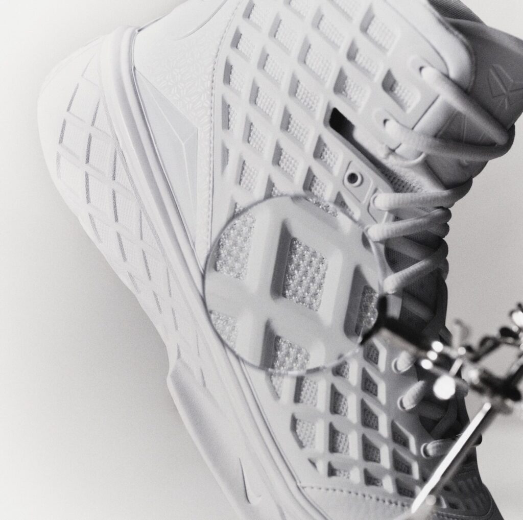 Nike Kobe 3 Protro “Halo”
Color: White/White-White
Style Code: HM4351-100