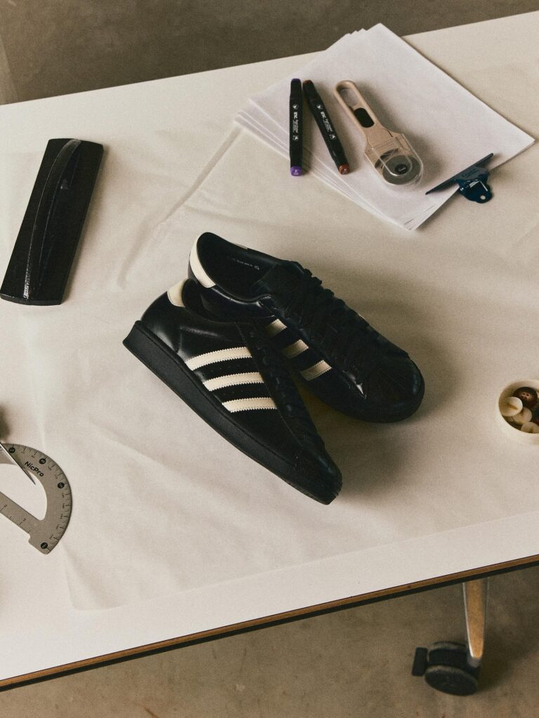 Ronnie Fieg x adidas Superstar Made in Germany "Black Tie 2.0"
Color: Black/White/Silver
Style Code: IH4565