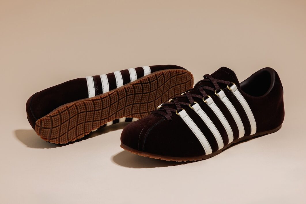 Anwar Carrots x K-Swiss KSRC Before the Classic
Color: Cappuccino/Snow/White/Green
Style Code: 74502-249-M