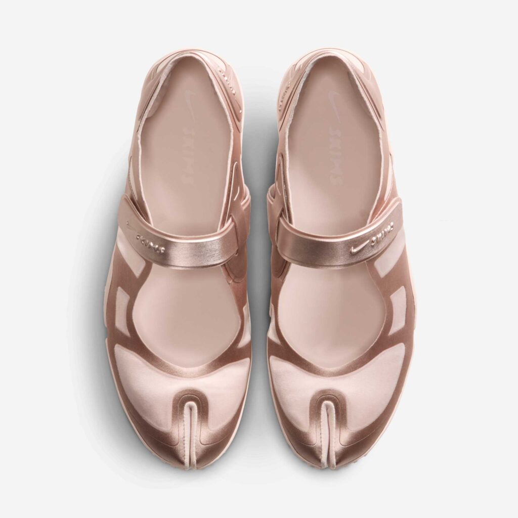 NikeSKIMS Rift Satin "Slit Red"