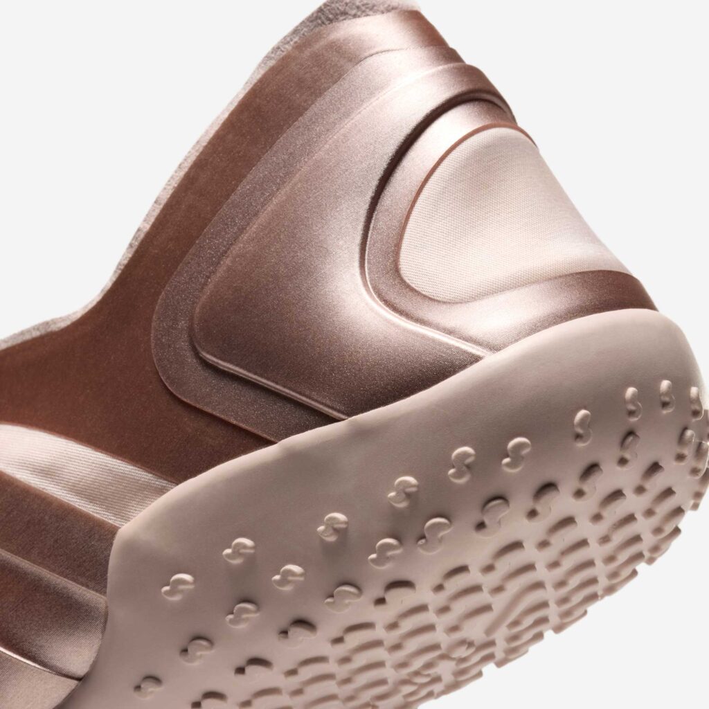 NikeSKIMS Rift Satin "Slit Red"