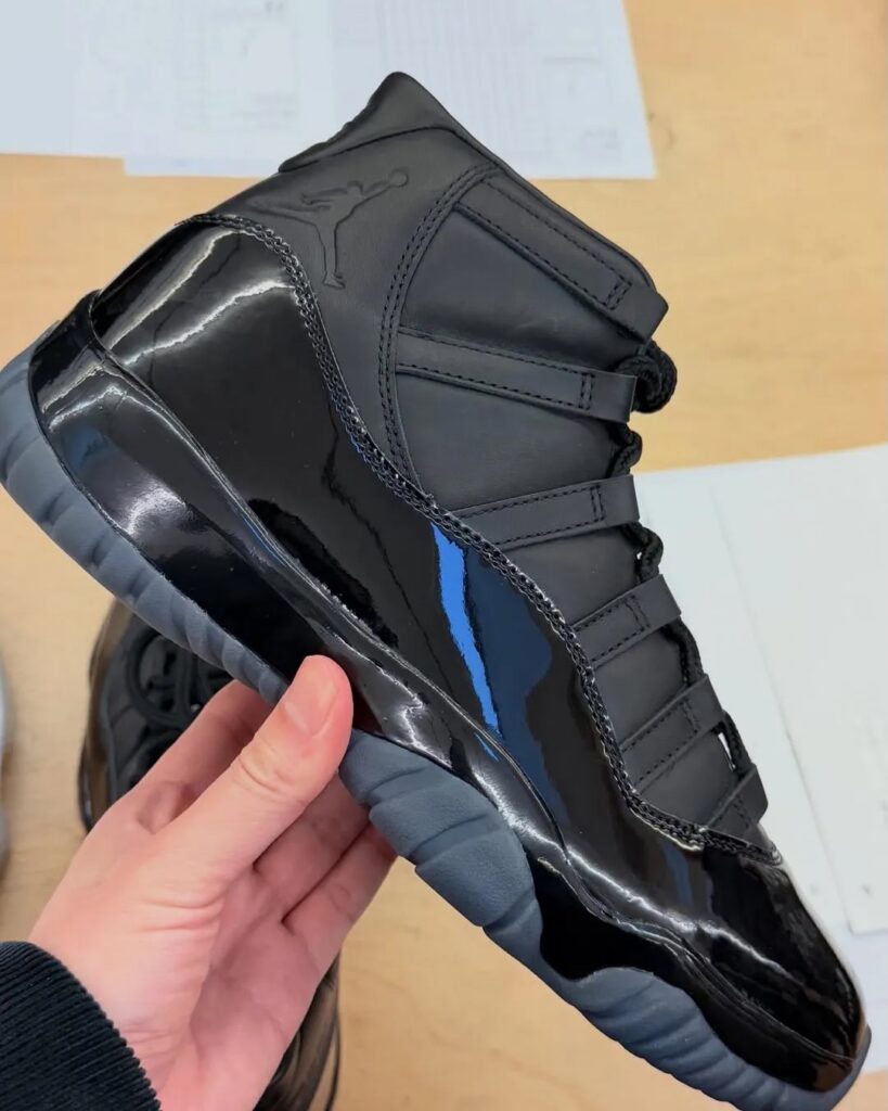 Comme des Garçons x Air Jordan 11 "Black" Black/Black-Black-White IV7639-001 