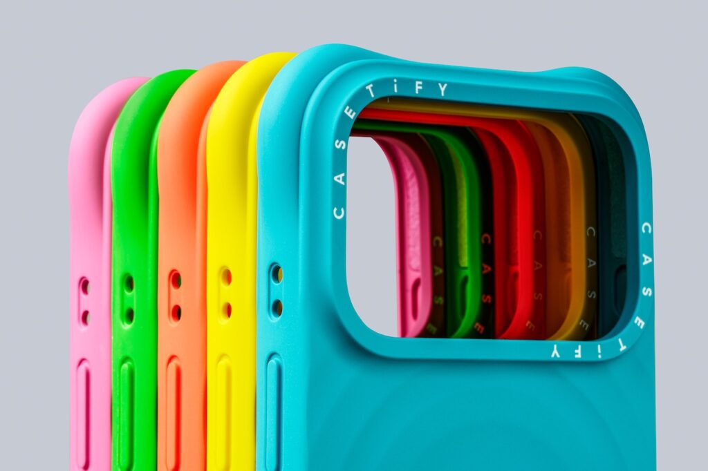 G-DRAGON x CASETiFY "CHROMATIC HUES"
