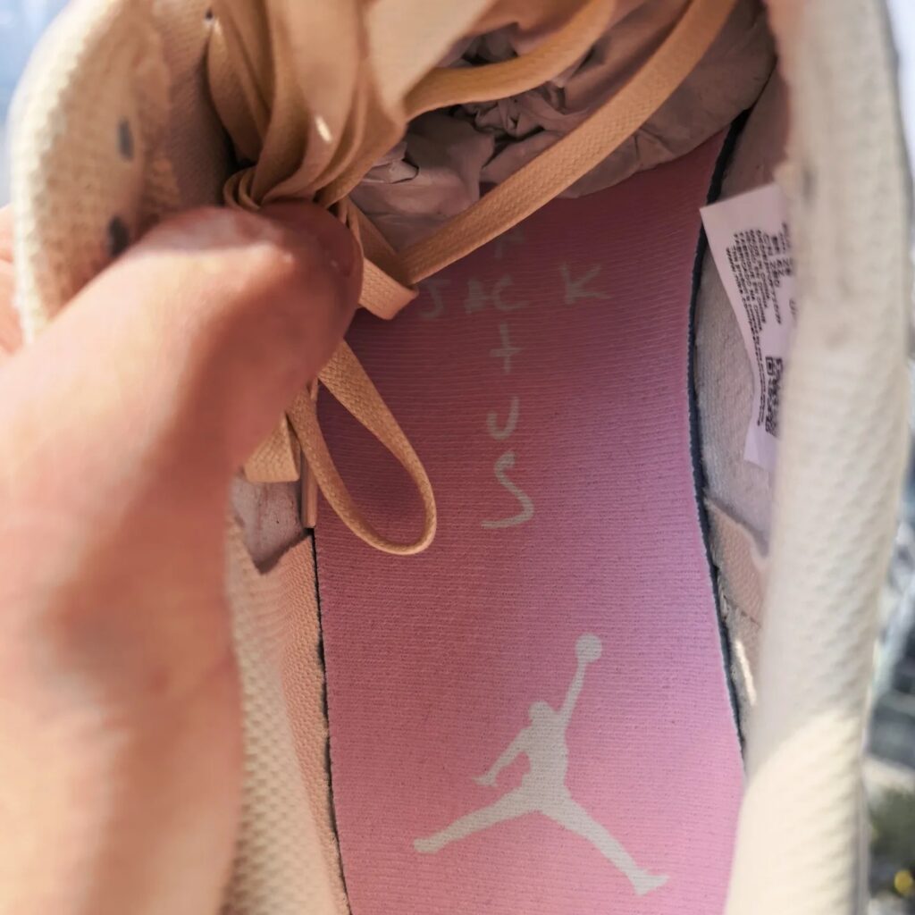 travis scott air jordan 1 low og tropical pink IQ7604-100