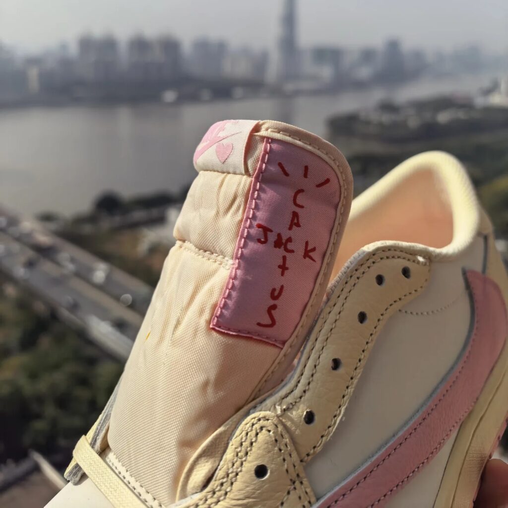 travis scott air jordan 1 low og tropical pink IQ7604-100
