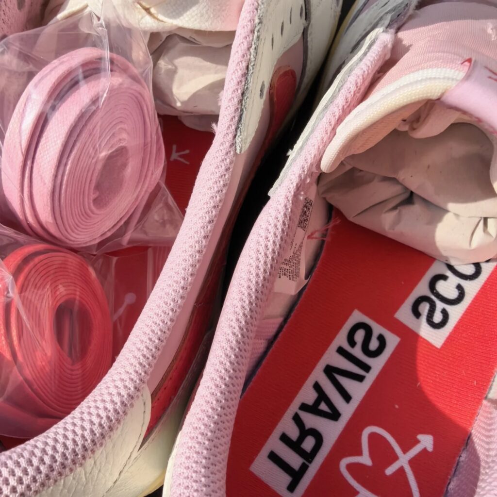 travis scott air jordan 1 low og tropical pink IQ7604-101