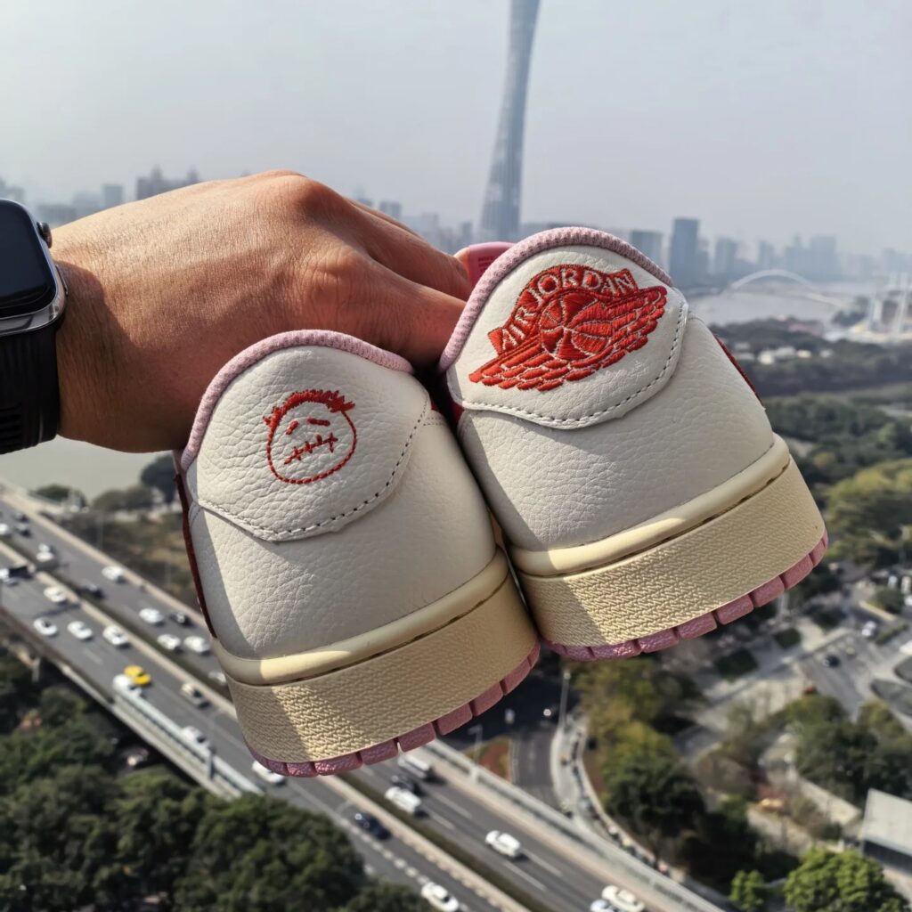 travis scott air jordan 1 low og tropical pink IQ7604-101