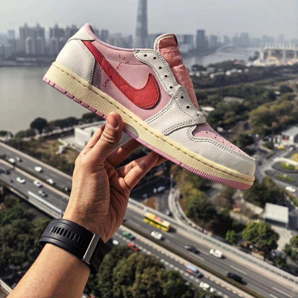 travis scott air jordan 1 low og tropical pink IQ7604-101