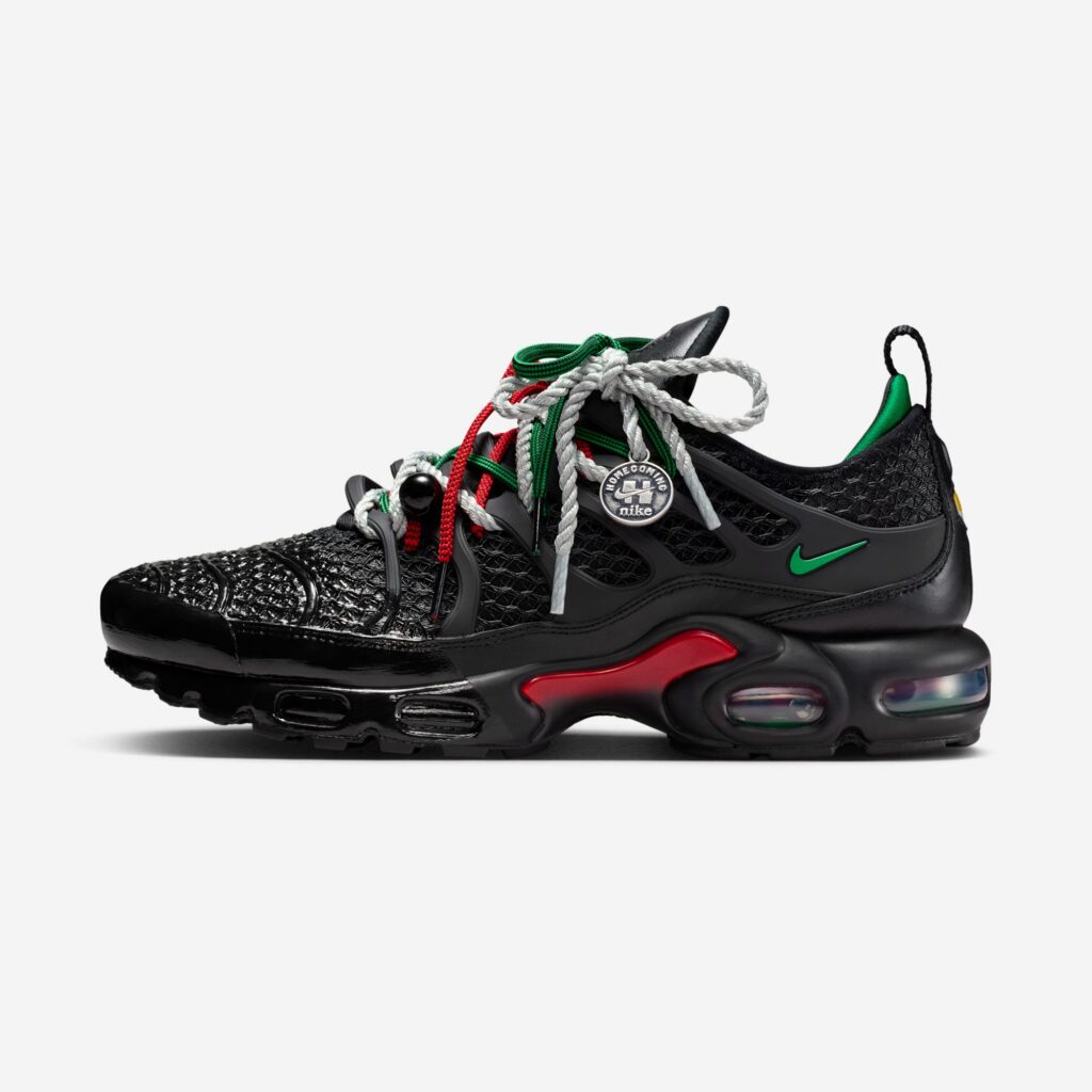 Homecoming x Nike Air Max Plus Black / University Red / Court Green
IM4960-001