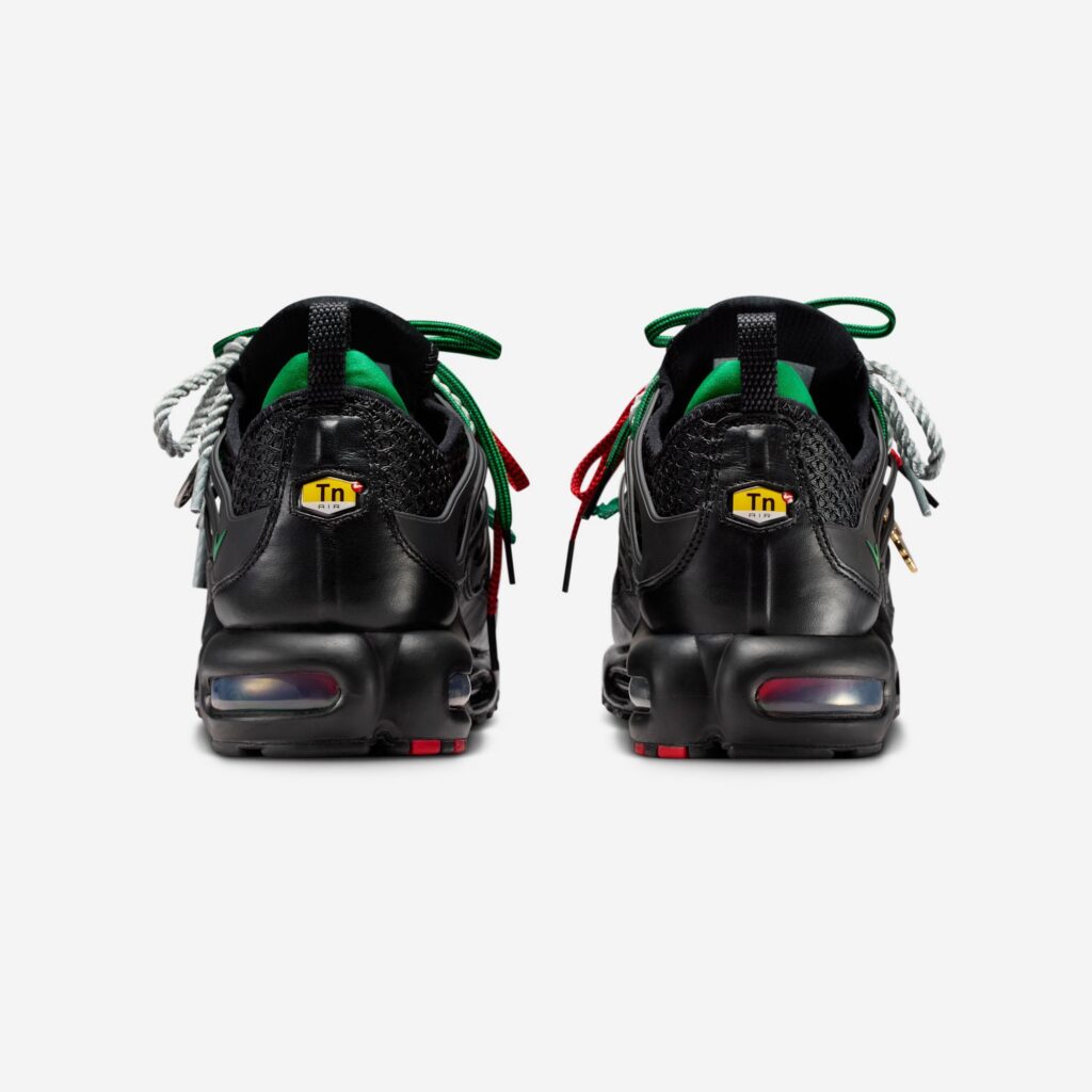 Homecoming x Nike Air Max Plus Black / University Red / Court Green
IM4960-001