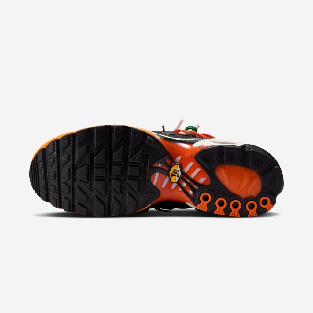 Homecoming x Nike Air Max Plus Safety Orange / Black / Bright Mandarin IM4960-800
