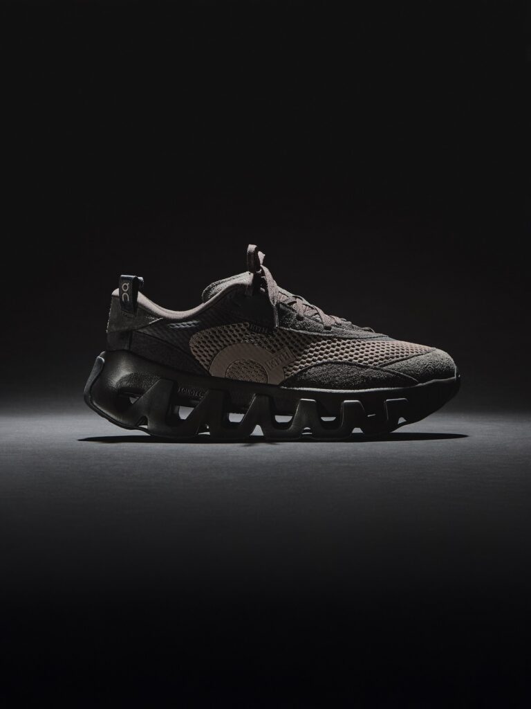 Kith x On K-Tech 2
Color: Thorn/Ganache