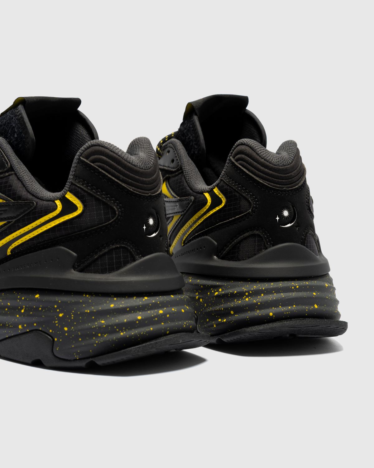 Pokémon x PUMA Umbreon Fade Nitro

