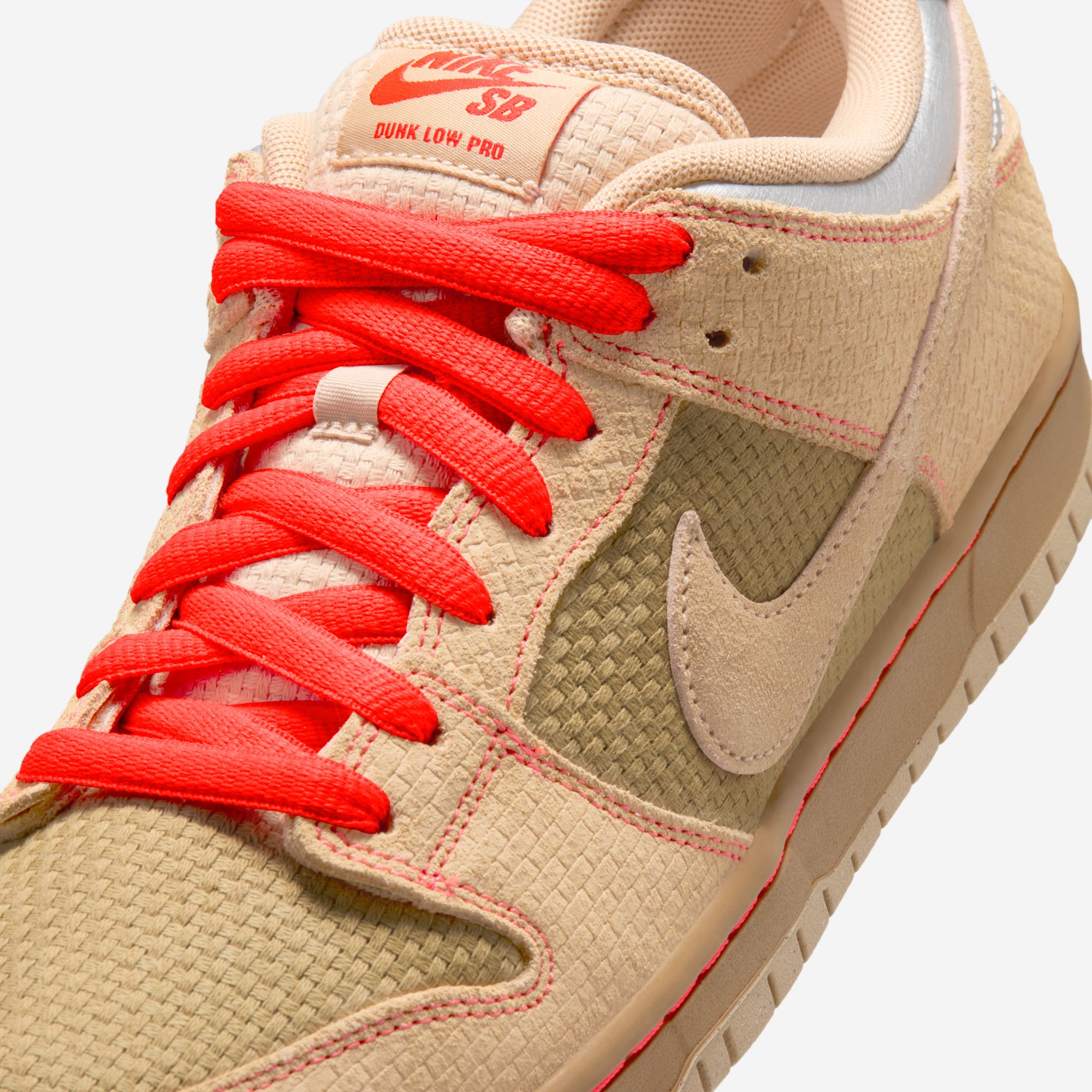 Nike SB Dunk Low "Songkran"
