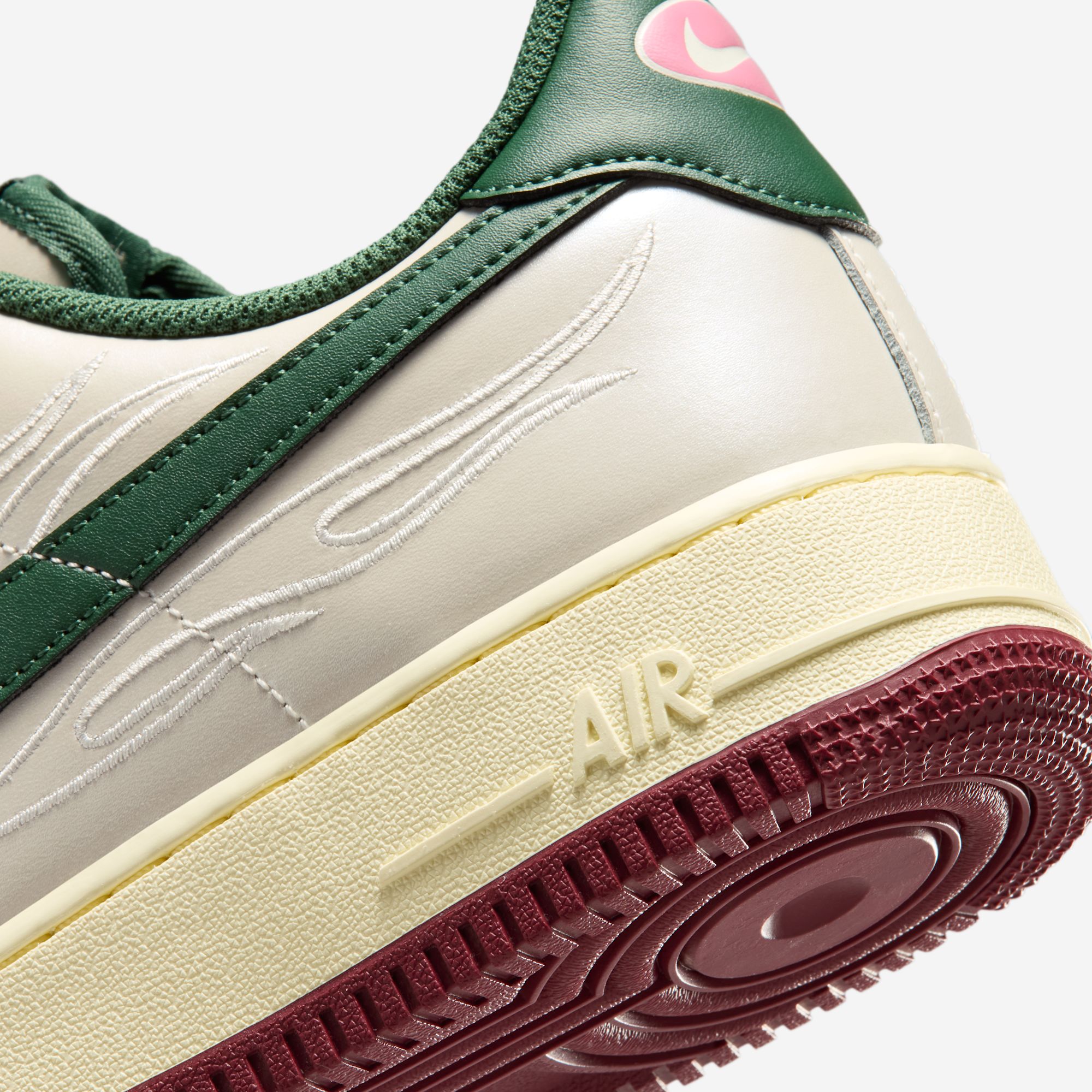 Nike Air Force 1 '07 LV8
