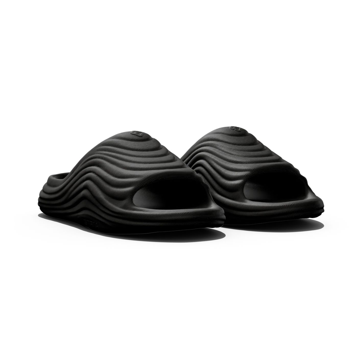 Stria Sport Surge Slide "Black"